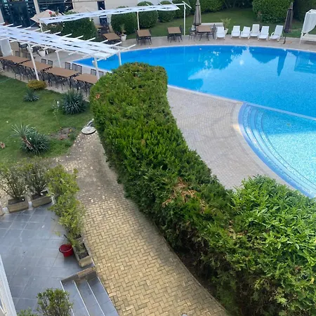 Apartmán двустаен с изглед към басейна *